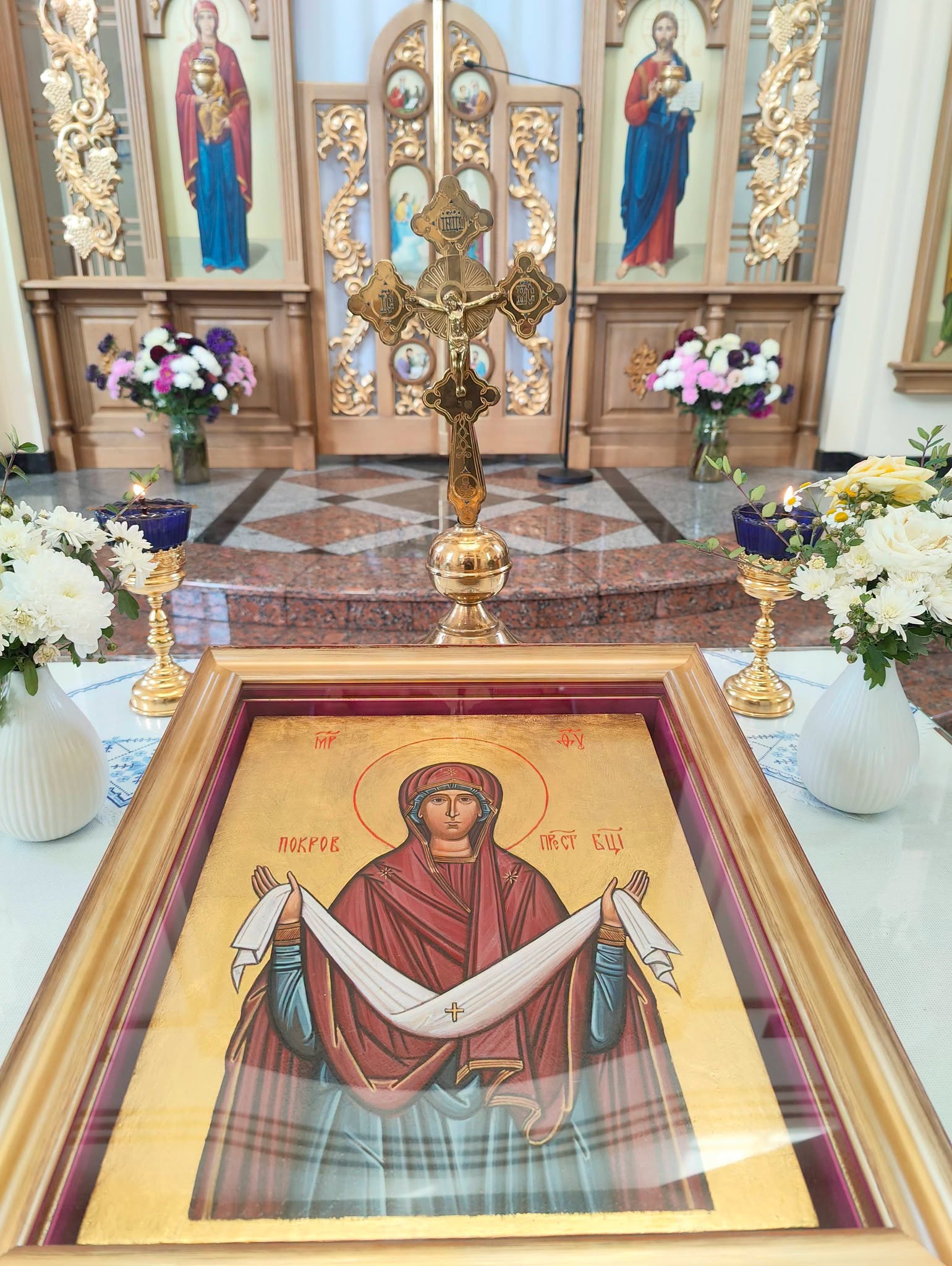 Парафіяльний празник Покрова Пресвятої Богородиці у Вінниці: спільна молитва, вшанування Героїв та автентична культура Парафіяльний празник Покрова Пресвятої Богородиці у Вінниці: спільна молитва, вшанування Героїв та автентична культура